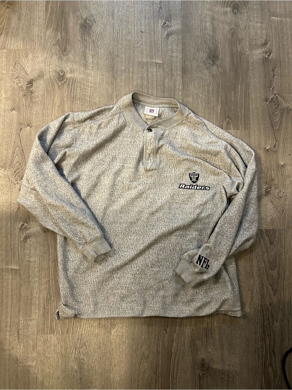 NFL Raiders Heather Gray Long-Sleeve Henley Pullover